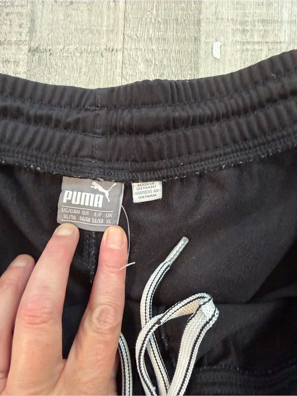 Puma Men’s XL Black Track Pants Athletic Joggers Gray Side Stripe Drawstring